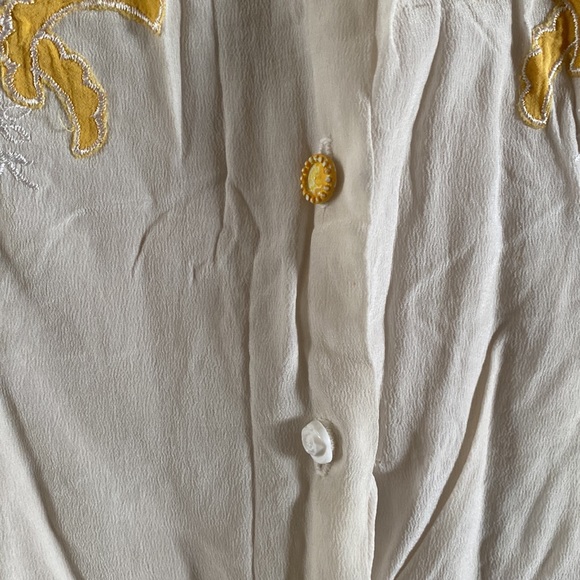Vintage white button up shirt. Floral Western vibe - Picture 4 of 4